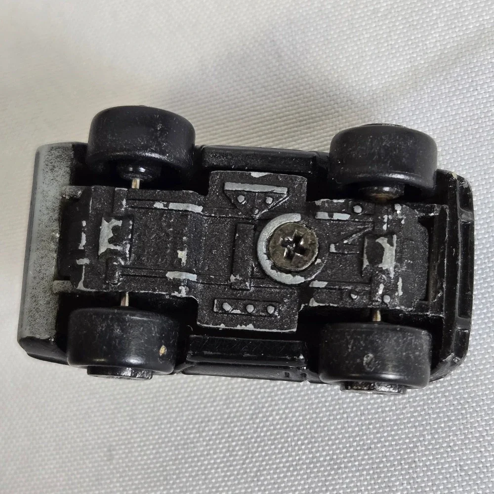 Galoob Micro Machines Chevrolet Corvette, Black/Yellow, 1.25